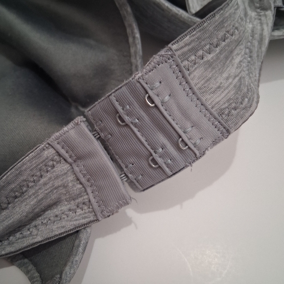 🌀Gray Bra - Picture 3 of 9